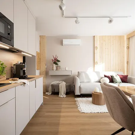 Sasanka - Pod Orlem * زاكوباني